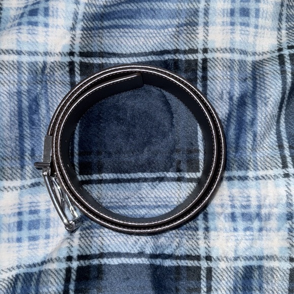 LOUIS VUITTON Reversible Leather Belt M9154 - Picture 7 of 7